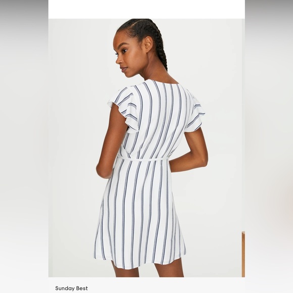 Sunday Beat Wrap Dress - Picture 3 of 4